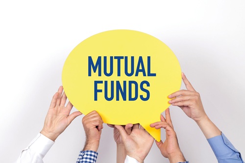 Group,Of,People,Holding,The,Mutual,Funds,Written,Speech,Bubble