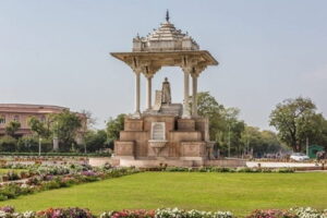 Statue Circle Jaipur – Sawai Jai Singh II’s White Marble Tribute, C-Scheme Gateway and Pink City Centre Guide